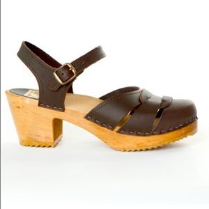Sven Square Accent Clogs - Closed - Brown - Size 38